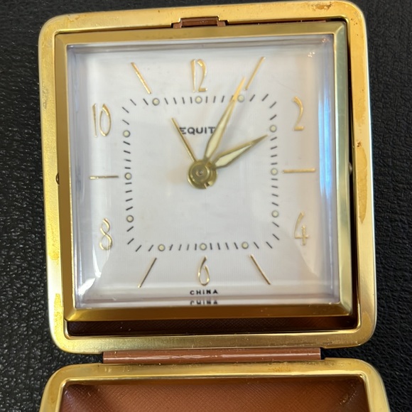 Equity Travel Clock - Picture 8 of 15